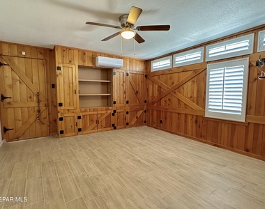 10101 Renfrew Drive - Photo Thumbnail 12