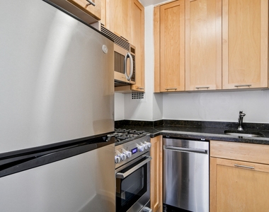 East 36th Street - Photo Thumbnail 4
