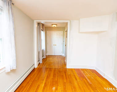 1 Middle Street - Photo Thumbnail 13