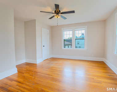 219 Jordan Lane - Photo Thumbnail 12