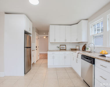 219 Jordan Lane - Photo Thumbnail 2