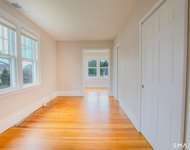 219 Jordan Lane - Photo Thumbnail 16