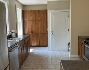 356 Yale Avenue - Photo Thumbnail 6