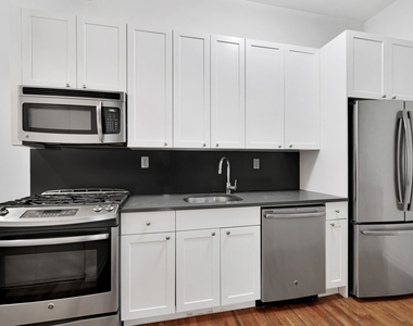 121 Madison Avenue - Photo Thumbnail 1