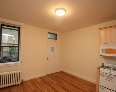 117 East 89th Street - Photo Thumbnail 2