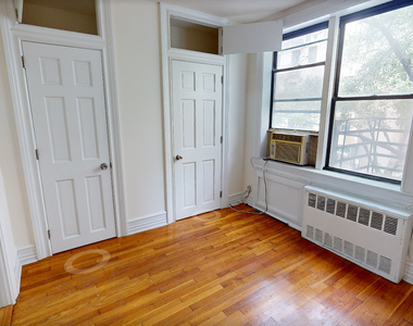 338 East 70th Street - Photo Thumbnail 3