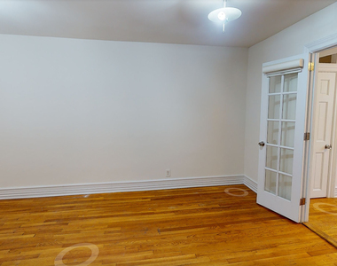 338 East 70th Street - Photo Thumbnail 2