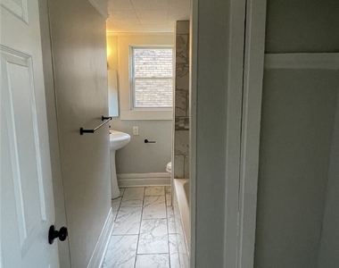 7526 Dickson St - Photo Thumbnail 14