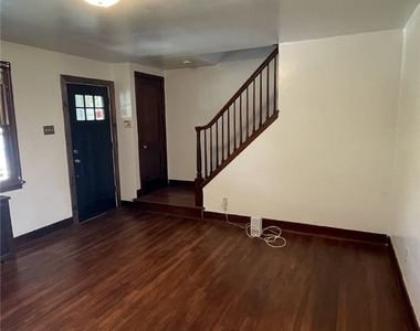 7442 Irvine St - Photo Thumbnail 10