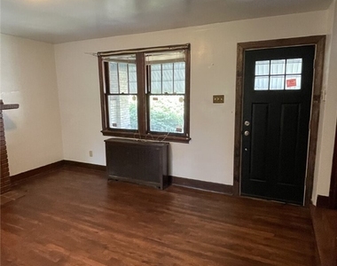 7442 Irvine St - Photo Thumbnail 9