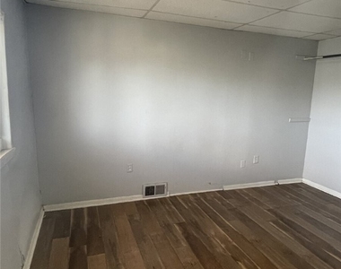 447 Hays Ave - Photo Thumbnail 7