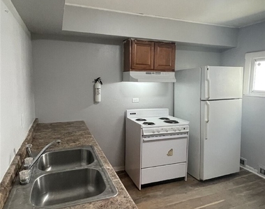 447 Hays Ave - Photo Thumbnail 2