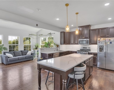 507 Audrey Ct - Photo Thumbnail 12