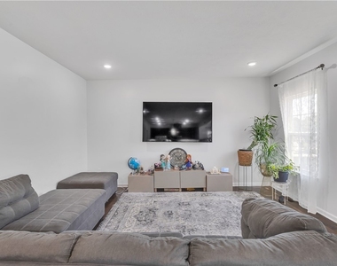 507 Audrey Ct - Photo Thumbnail 9