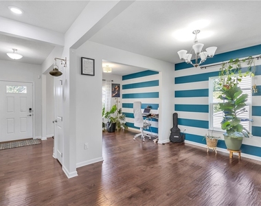 507 Audrey Ct - Photo Thumbnail 8