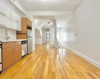 259 Jefferson Street - Photo Thumbnail 2