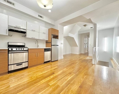 259 Jefferson Street - Photo Thumbnail 4