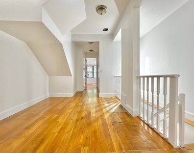 259 Jefferson Street - Photo Thumbnail 6