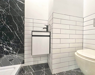 259 Jefferson Street - Photo Thumbnail 7
