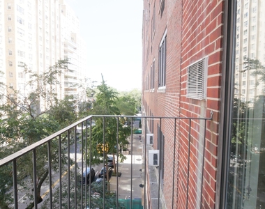 516 East 86th Street - Photo Thumbnail 11