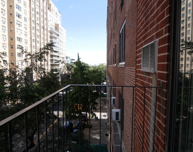 516 East 86th Street - Photo Thumbnail 10