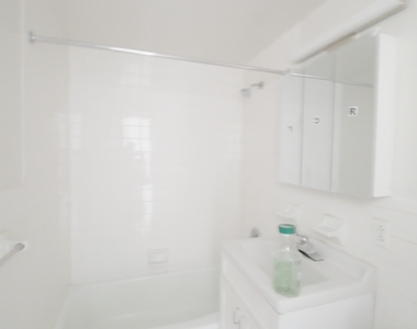 516 East 86th Street - Photo Thumbnail 6