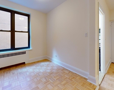 124 East 24th Street - Photo Thumbnail 5