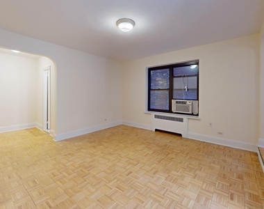 124 East 24th Street - Photo Thumbnail 6