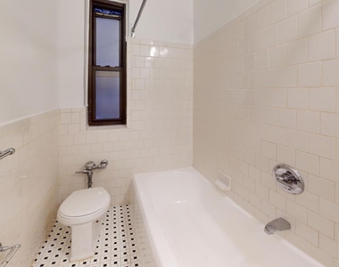 124 East 24th Street - Photo Thumbnail 3