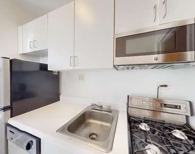 124 East 24th Street - Photo Thumbnail 1