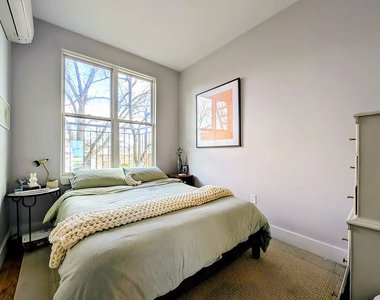 1354 Jefferson Avenue - Photo Thumbnail 2