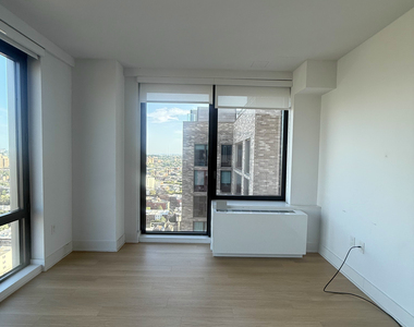 662 Pacific Street - Photo Thumbnail 2
