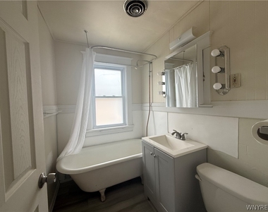 216 Newburgh Avenue - Photo Thumbnail 6