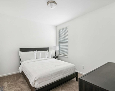 1513 Salinger Court - Photo Thumbnail 18