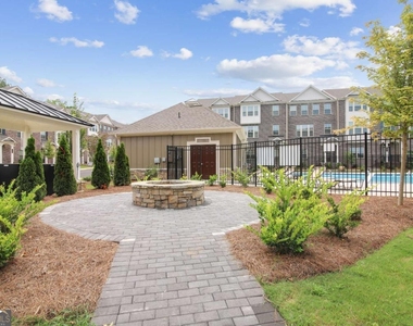 4090 Pierson Trace - Photo Thumbnail 25