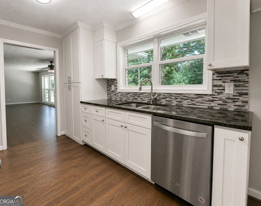 3148 Roberts Road - Photo Thumbnail 7