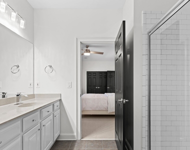 102 N Cove Drive - Photo Thumbnail 27