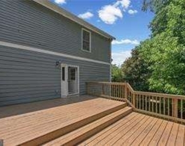 2429 Claude Street Nw - Photo Thumbnail 29