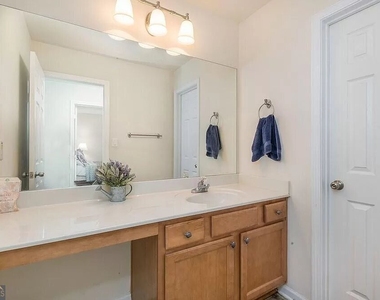 1032 Gather Drive - Photo Thumbnail 12