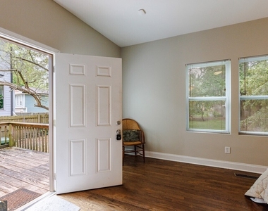 358 Clifford Avenue - Photo Thumbnail 12