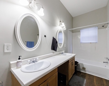 358 Clifford Avenue - Photo Thumbnail 10