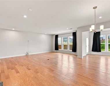 406 Riverclub Road - Photo Thumbnail 12