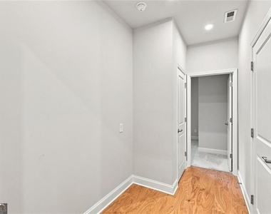406 Riverclub Road - Photo Thumbnail 17