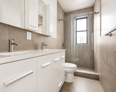 186 Claremont Avenue - Photo Thumbnail 13