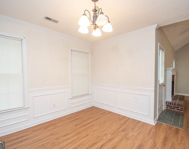 110 Sheldon Way - Photo Thumbnail 7