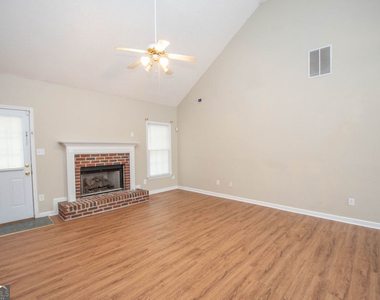 110 Sheldon Way - Photo Thumbnail 4