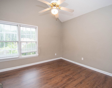 110 Sheldon Way - Photo Thumbnail 26