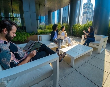 555 Tenth Avenue - Photo Thumbnail 5