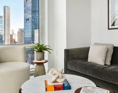 West 30th Street - Photo Thumbnail 3