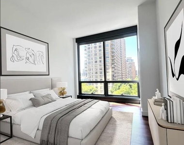 West 67th Street - Photo Thumbnail 1